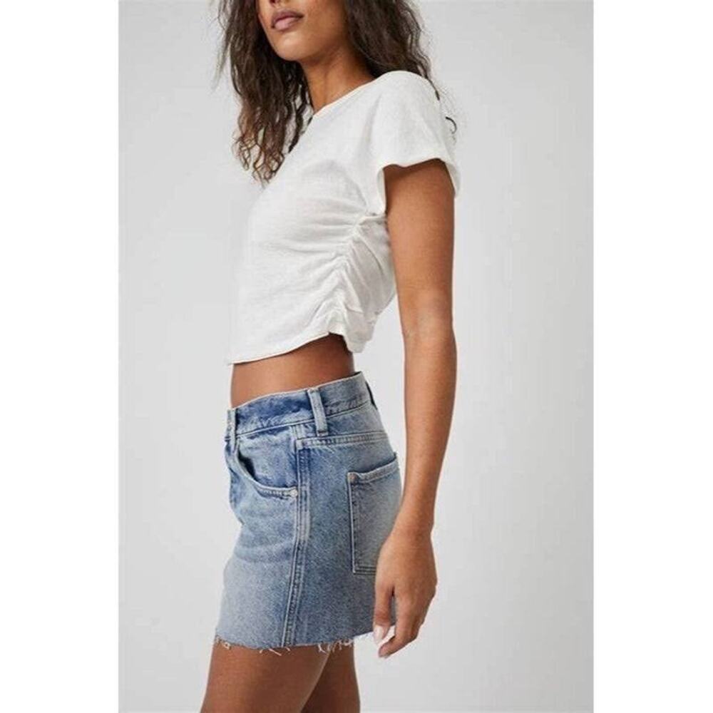 NWT- Free People‎ Ivy Light Wash Mid Rise Button Fly Shorts Size 24 - Picture 2 of 8
